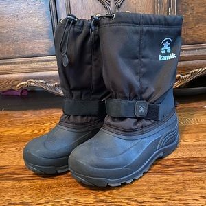 Kamik Youth 7 winter snow boots with liner in black, VGUC